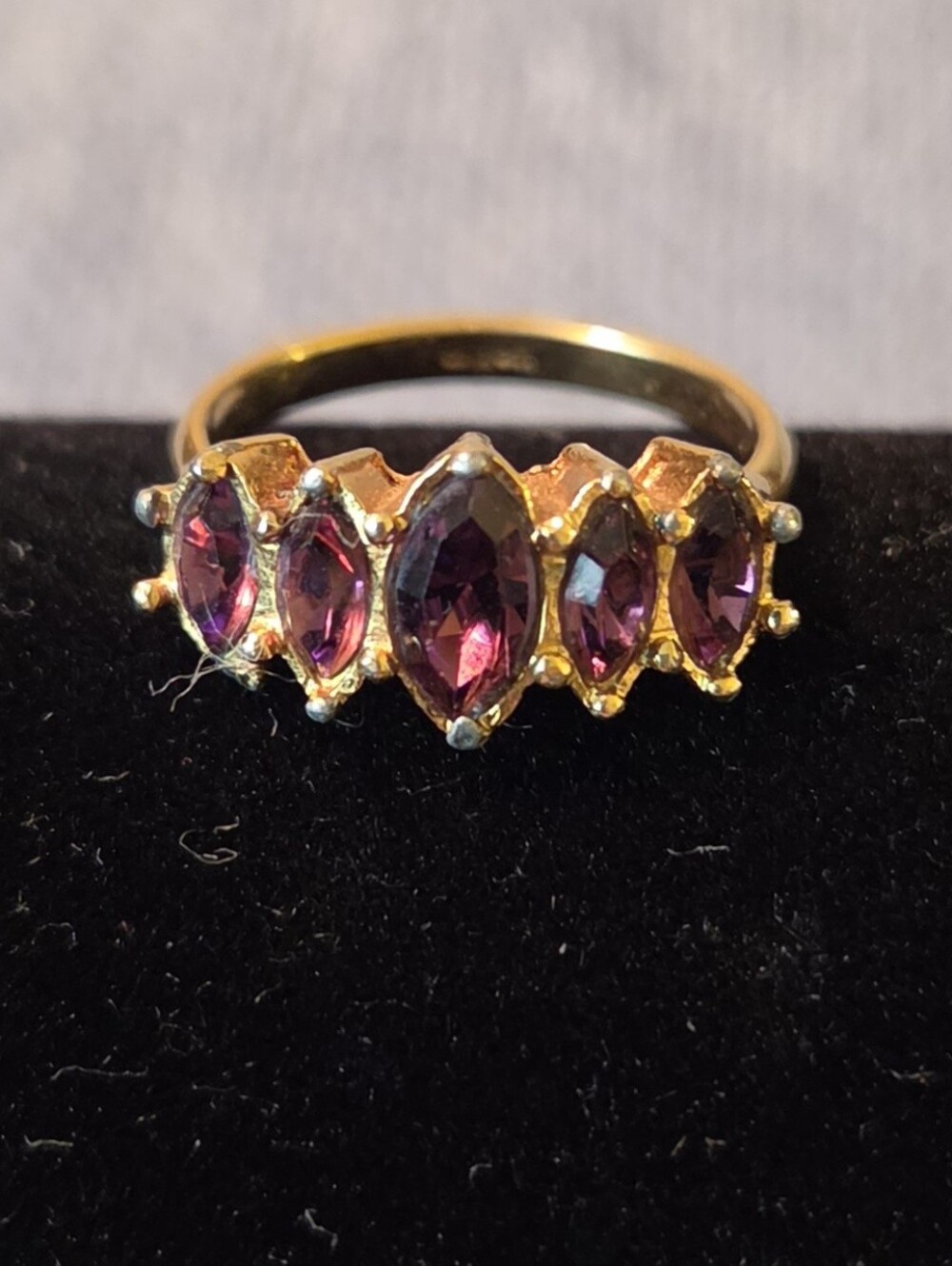 Vintage Avon 1994 Marquis Sparkle Faux Amethyst Gold Tone Ring Size 7.5